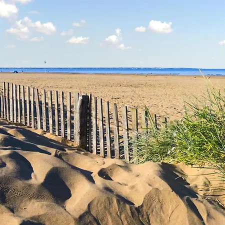 度假居 Stunning In Saint-nazaire With Wifi 圣纳泽尔