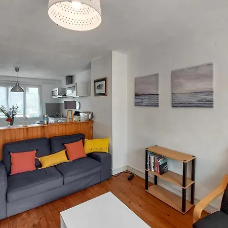 2 Bedroom Stunning In Saint-nazaire Dom wakacyjny