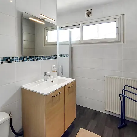 Dom wakacyjny 2 Bedroom Stunning In Saint-nazaire