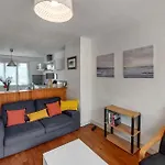 2 Bedroom Stunning Home In Saint-Nazaire 펜션