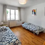 2 Bedroom Stunning Home In Saint-Nazaire 펜션 생나제르