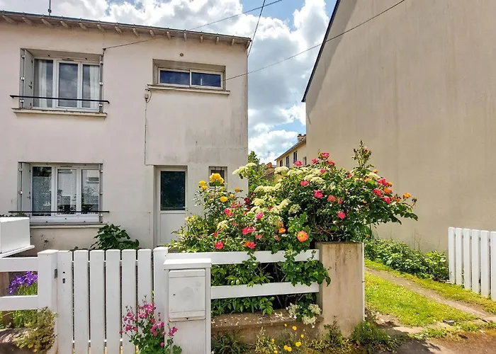 2 Bedroom Awesome In Saint-nazaire *