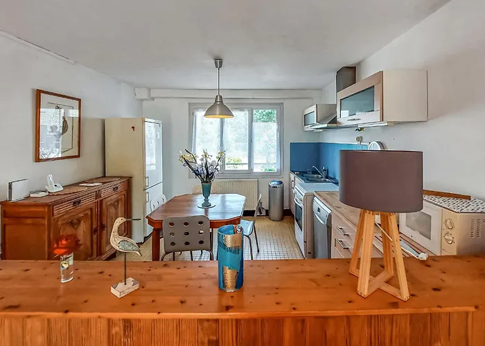 2 Bedroom Awesome In Saint-nazaire *