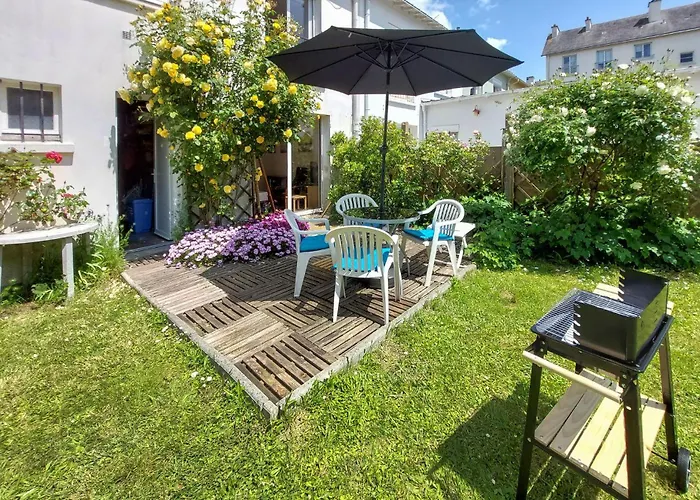 2 Bedroom Awesome In Saint-nazaire Holiday home *